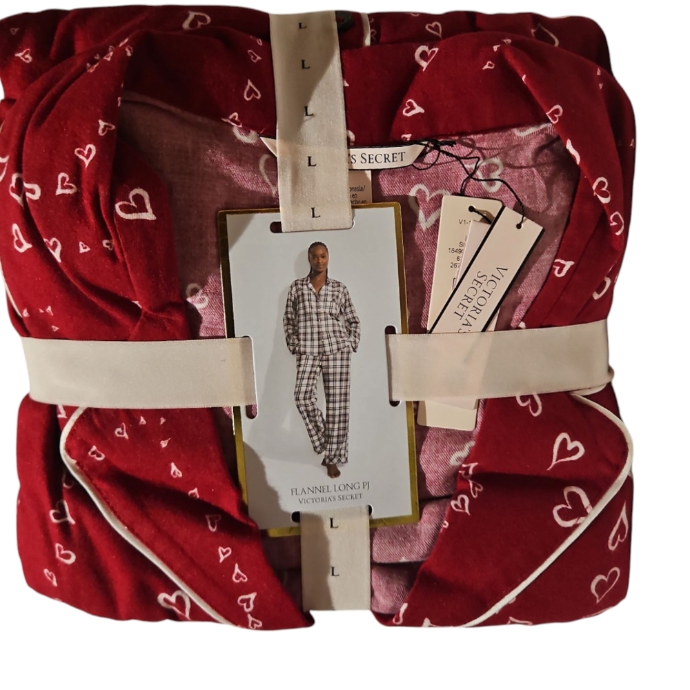 NWT Victoria's Secret Red Heart Pajama Set SIZE LARGE/SHORT